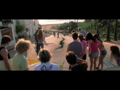 2012 - Bande Annonce Officielle - VOST(fr)