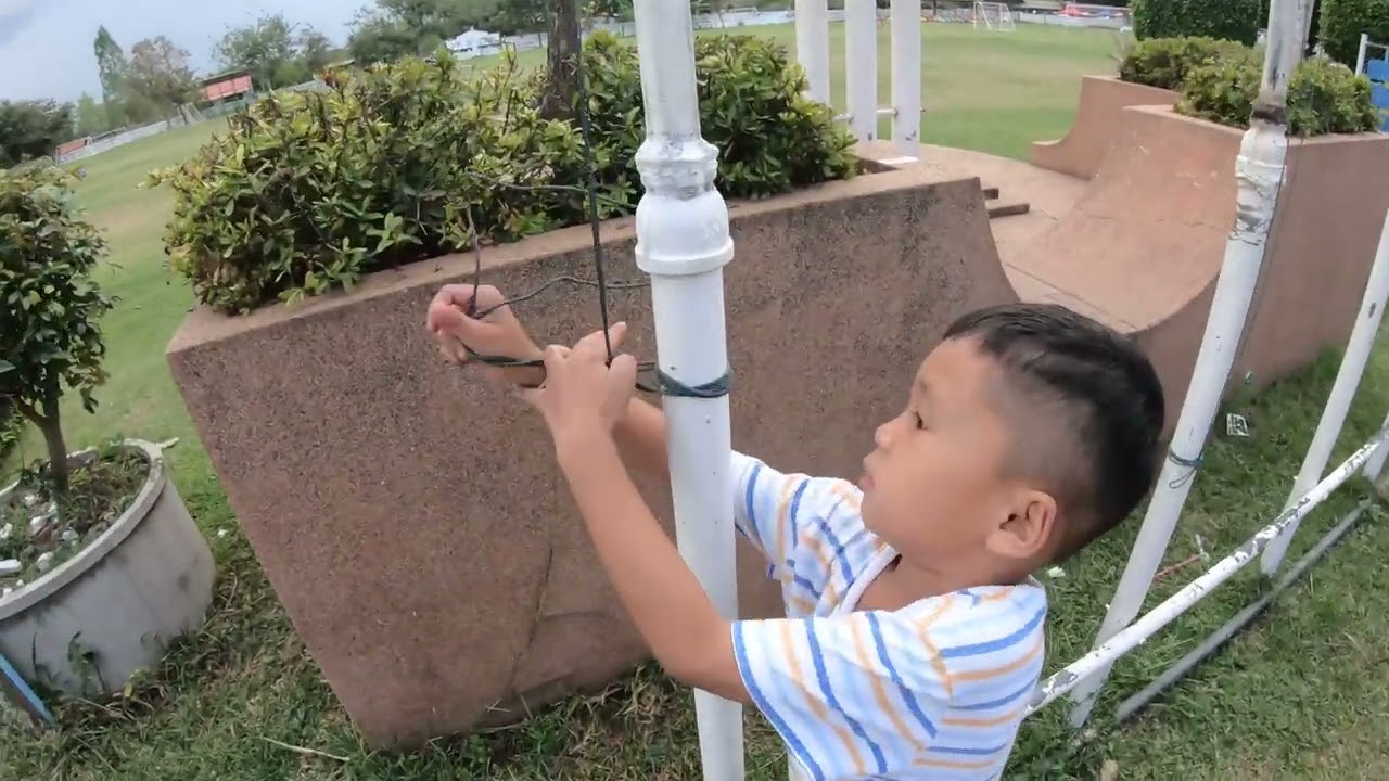 ไปเล่นกับธงชาติที่โรงเรียนที่บ้าน@Srinet Family