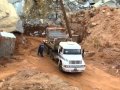 CARREGANDO BLOCO NA PEDREIRA.MAQ05105.MP4