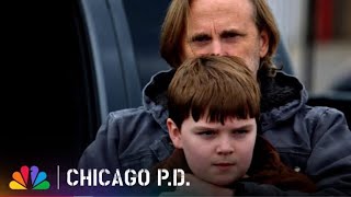 Richard Uses Callum as a Shield in a StandOff with Intellegence - Chicago PD (Episode Highlight)