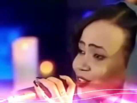 الفنانة السودانية فاطمة عمر تتالق في اغنية انا سهران بالليل