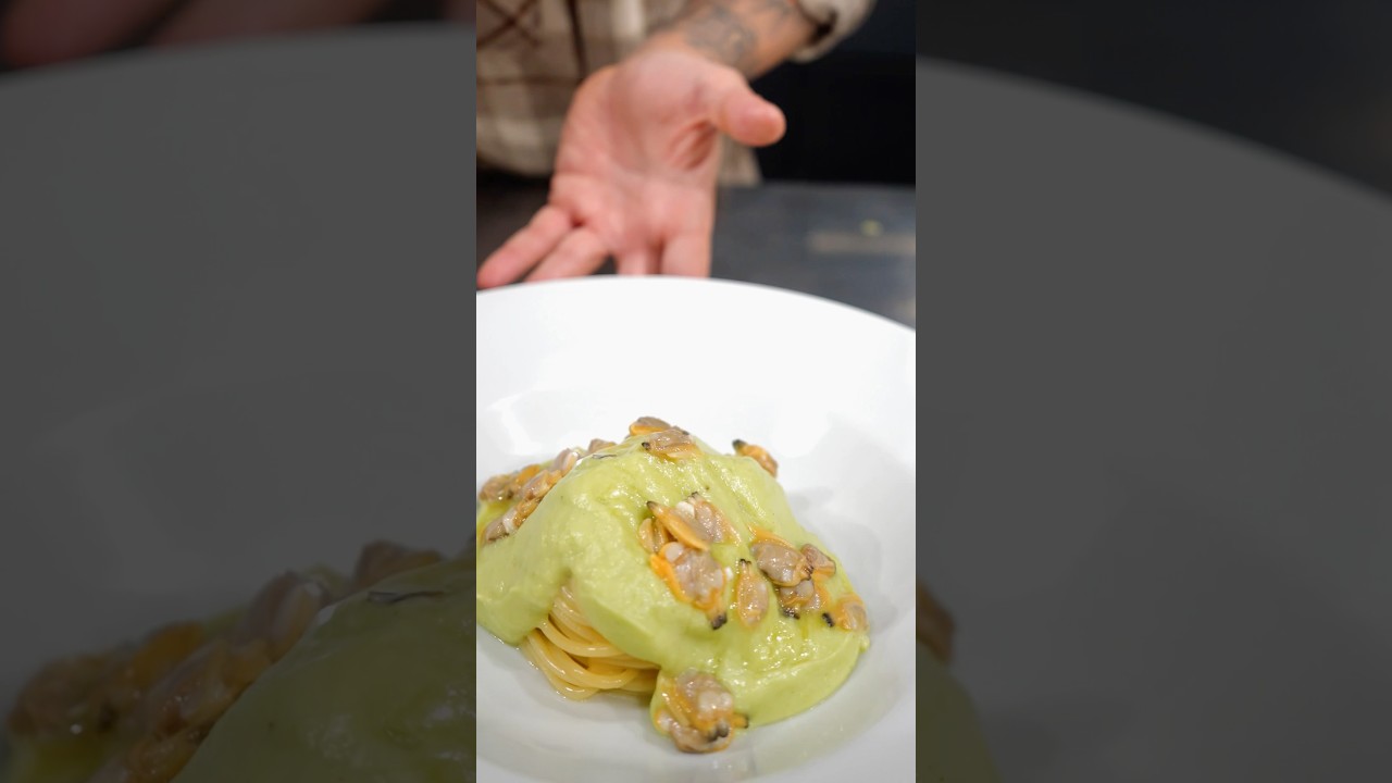 Spaghettino alle Vongole con Crema di Broccolo Viola