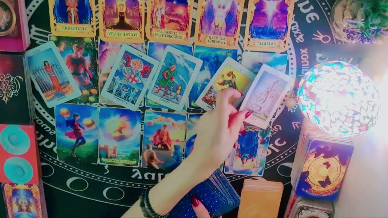 كيف يتواجد الأن وأحساسه تجاهك/ أفكاره ونظرته لك وللعلاقه عايز يقولك أيه/حقيقة مشاعره ونصيحتك للعلاقه