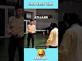 ketika memakai baju beda dari yang lain