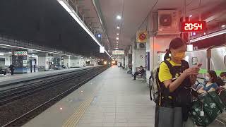 3257遲到2分鐘與3033新左營站交會停靠