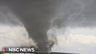 Deadly, destructive tornado rips through Kansas town