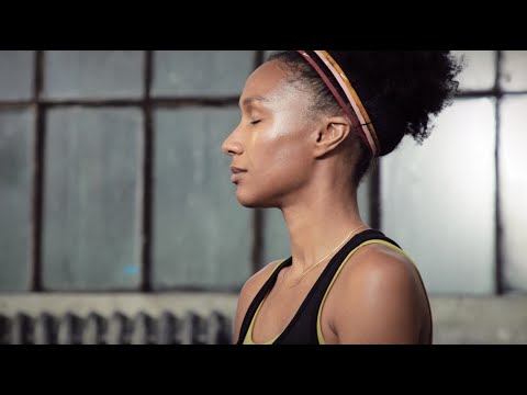 Yoga for all: Nicole Cardoza | Nike - YouTube