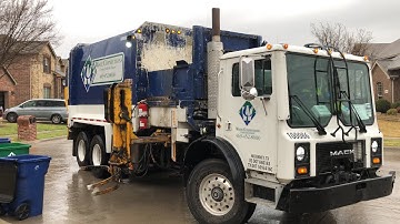 Waste Connections: Mack MR Labrie Automizer on Rainy Recycling