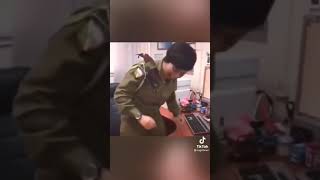 Mulher Rindo Com Batidasmds