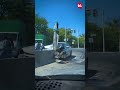Водитель уснул за рулем и врезался в ограждение на трассе Бишкек — Ош