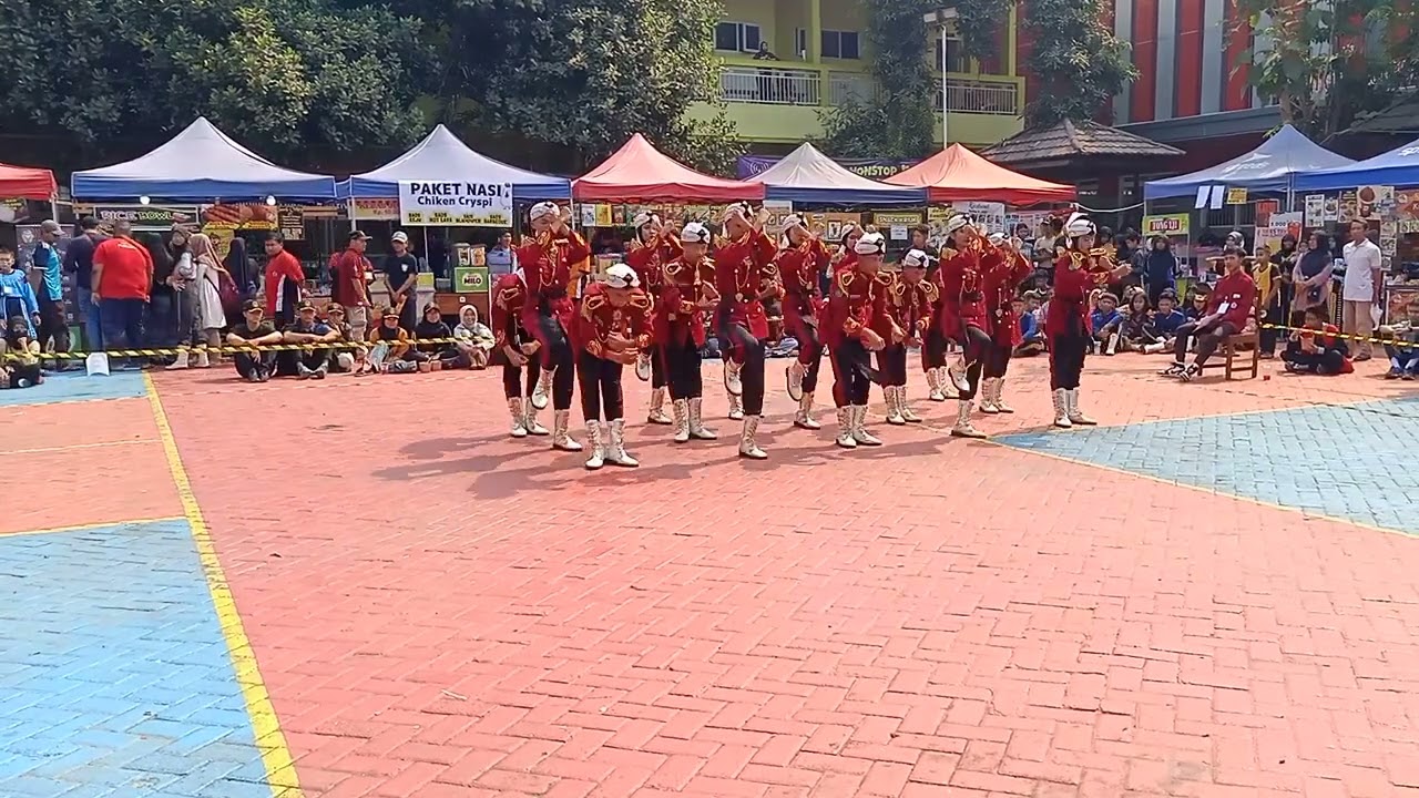 PENAMPILAN PASKIBRA SMPN 3 KRIAN TIM A DI LKBB AGRA SMK KRIAN 1