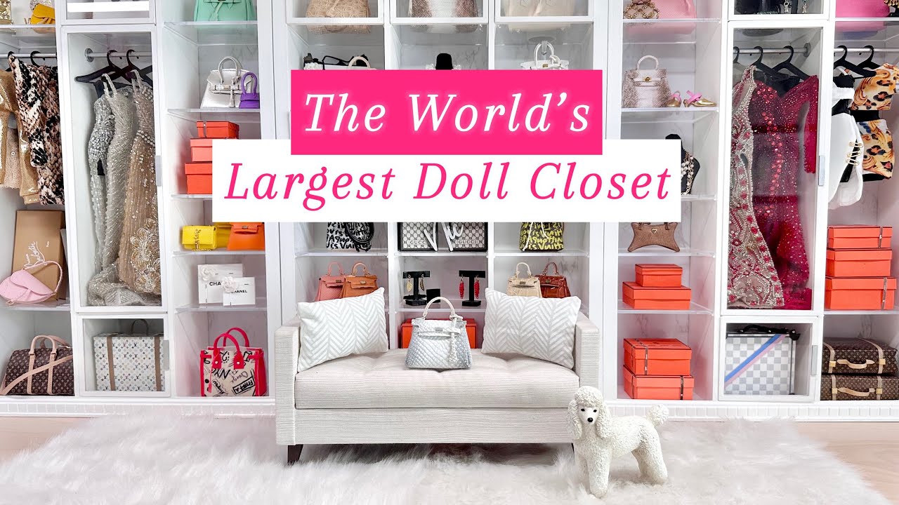 Inside Barbie's closet, Isn't it fabulous?! I love that mos…