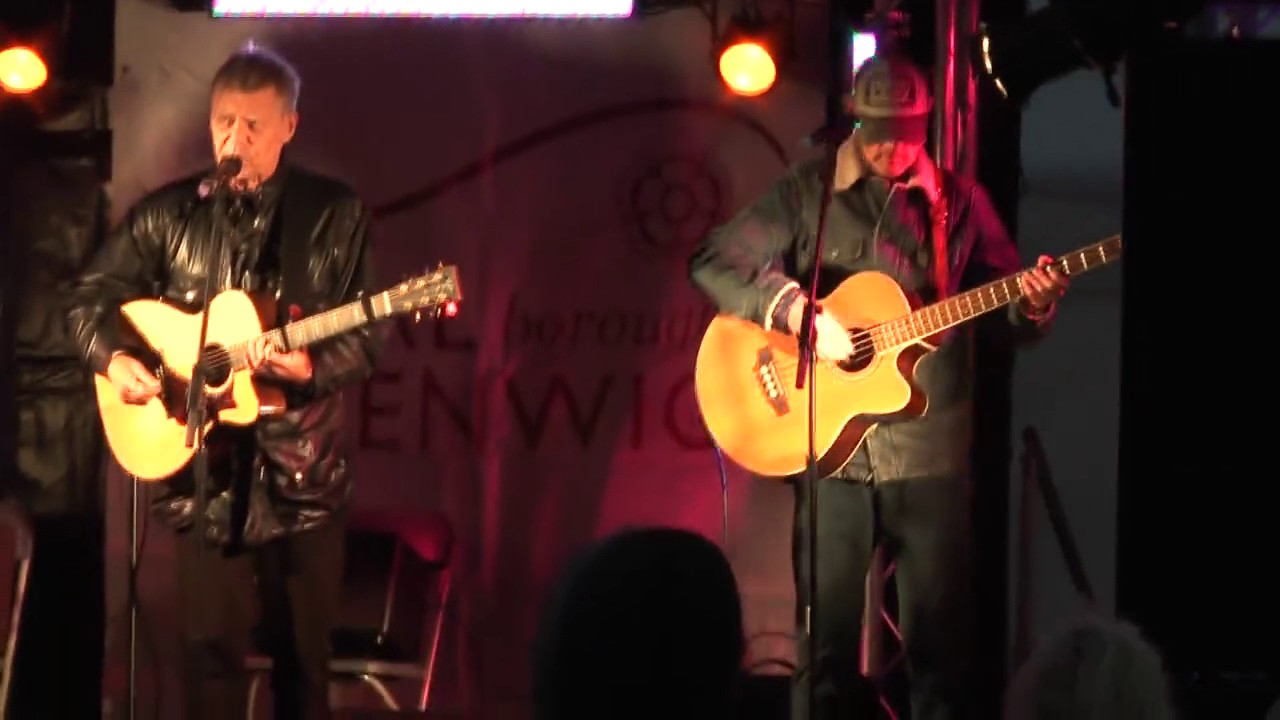 Eltham Lights Up   Eltham Yeti Restaurant hd 171116