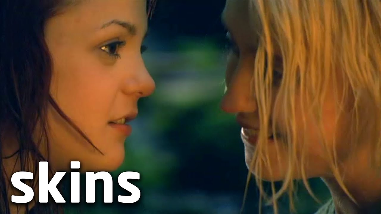 Which episode of skins has lesbian sex scenes