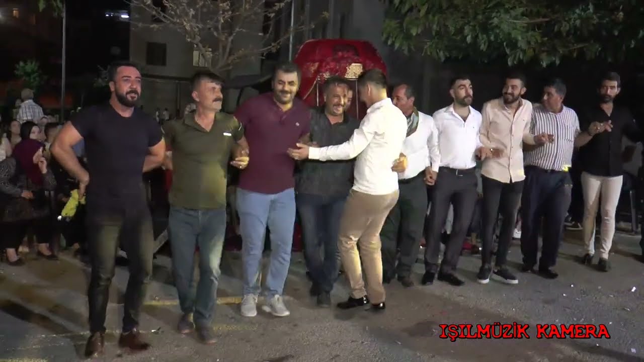 ACARLI HÜSEYİN DEN MEGRİ MEGRİ ŞILMÜZİK KAMERA FARKI VER YANSIN HİKMEY KİYANİN OĞLUNUN KINA GECESİ