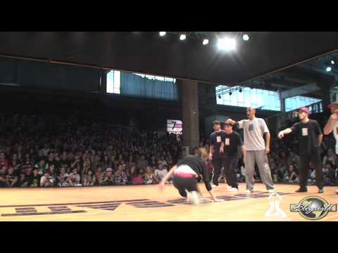 BBOY FRANCE TEAM vs STREET BREAKERS CREW | CREW BATTLE | EUROBATTLE 2011