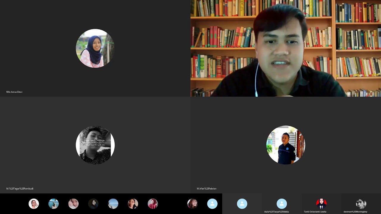 Exploring The Diversity of English Through World Englishes by Group 10