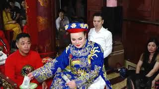 Khắp Bốn Phương Xa Gần Đều Biết Quan Lớn Tuần Người Đã Dậy Thần Cơ