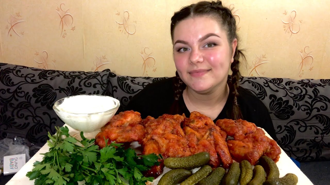 Мукбанг! Крылышки Буффало с соусом блю чиз | Mukbang Buffalo Wings ...