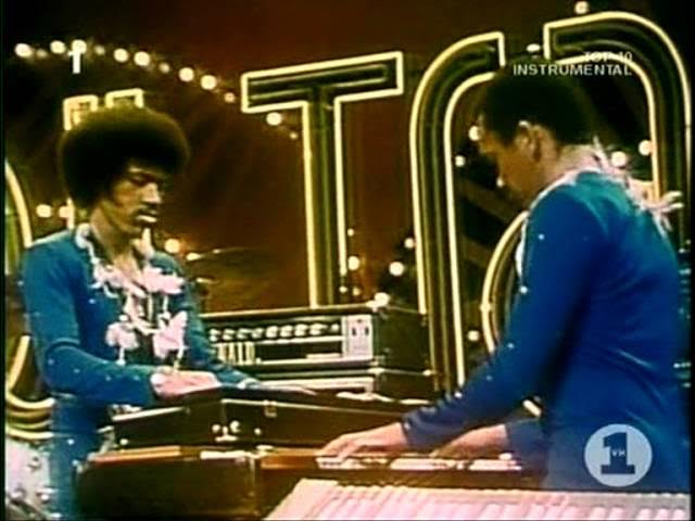 Commodores - Machine gun (SoulTrain)