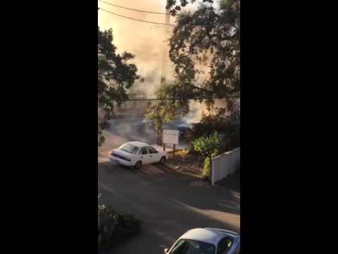 CLAYCORD.com - Vehicle Fire in Walnut Creek - YouTube