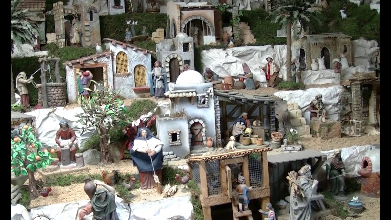 Crèches de Noël en Brionnais vol 2. La crèche de Noël à CHASSIGNY SOUS DUN par 2 frères franciscains