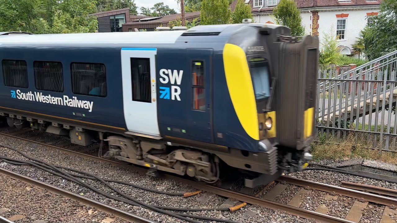 Class 444 Desiro | 444008 + 444009 | Two Tone | South Western Railway