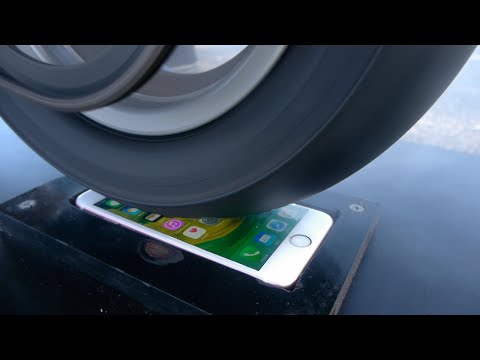 Incrível oque acontece quando se acelera uma moto encima de um IPhone 6s