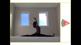 Yoga with Jessie - splits or hanumanasana 