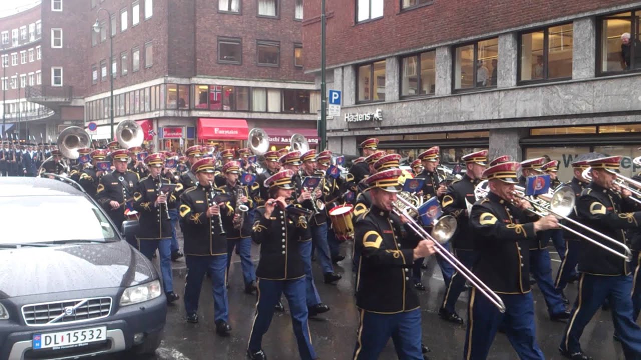 Watch Oslo military tatoo parade - The U.S. Army Band "Pershing's Own" on YouTube Watch Oslo military tatoo parade - The U.S. Army Band "Pershing's Own" on YouTube