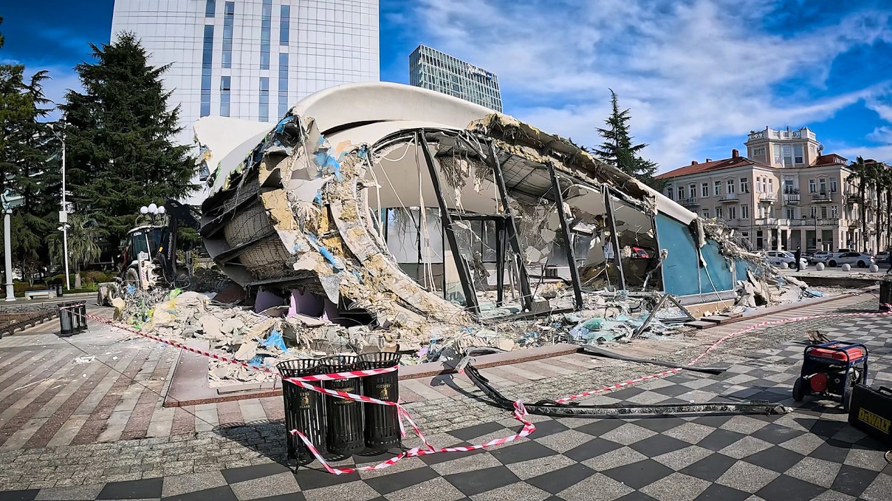 Зачем ломают все в Батуми? Большая перестрйока города