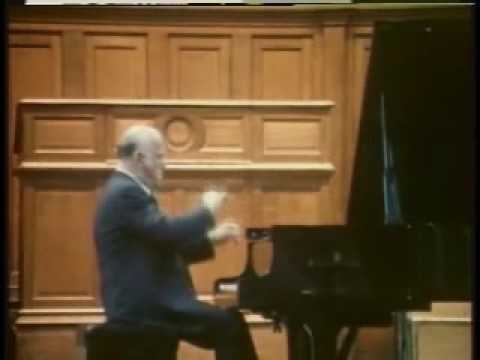 Sviatoslav Richter plays Beethoven Sonata No. 1 in F minor, op. 2, no. 1 (1/3)