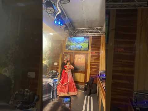 हमारी शादी की 25वीं वर्षगांठ पर ईश्वर की कृपा और आप सभी के स्नेह के लिए हृदय से आभार व्यक्त करते हैं