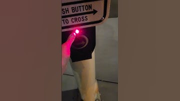 Night Time Video Of An Polara EN4 Navigator Pedestrain Button
