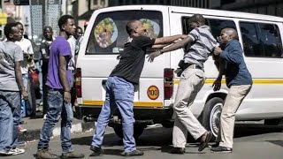 Download Lagu Taxi drivers vs South Africans with cars, SANTACO Statement MP3 Download Lagu Taxi drivers vs South Africans with cars, SANTACO Statement MP3