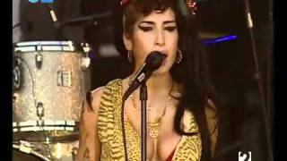 Video thumbnail of "Amy Winehouse - Back To Black (Live Madrid)"