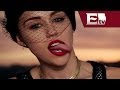 Miley Cyrus revela por qué siempre saca la lengua / Andrea Newman
