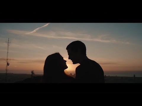 Efecto Pasillo - Similares ft. Sinsinati (Videoclip Oficial)