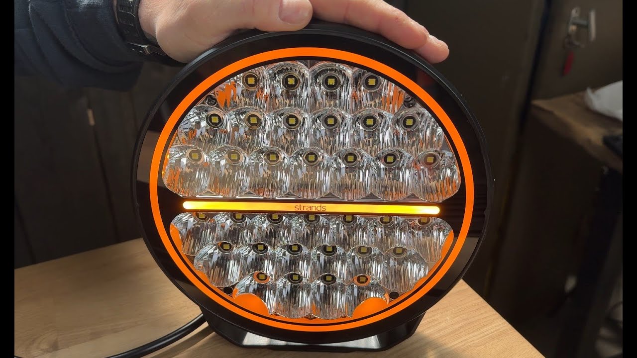 STRANDS jetzt beim Scheinwerfer LUXX - SLUXX #028