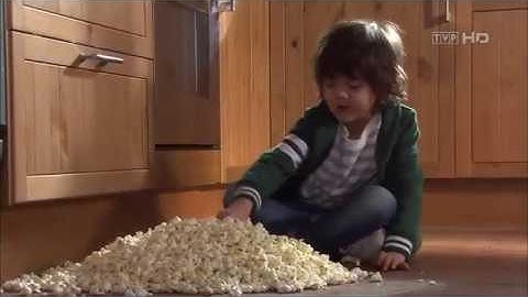 Rodzinka.pl - Kacper robi popcorn