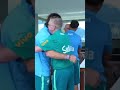 Neymar e Ancelloti se abraçam e encontro de jogadores na apresentação dsa Seleção pra Copa do Mundo