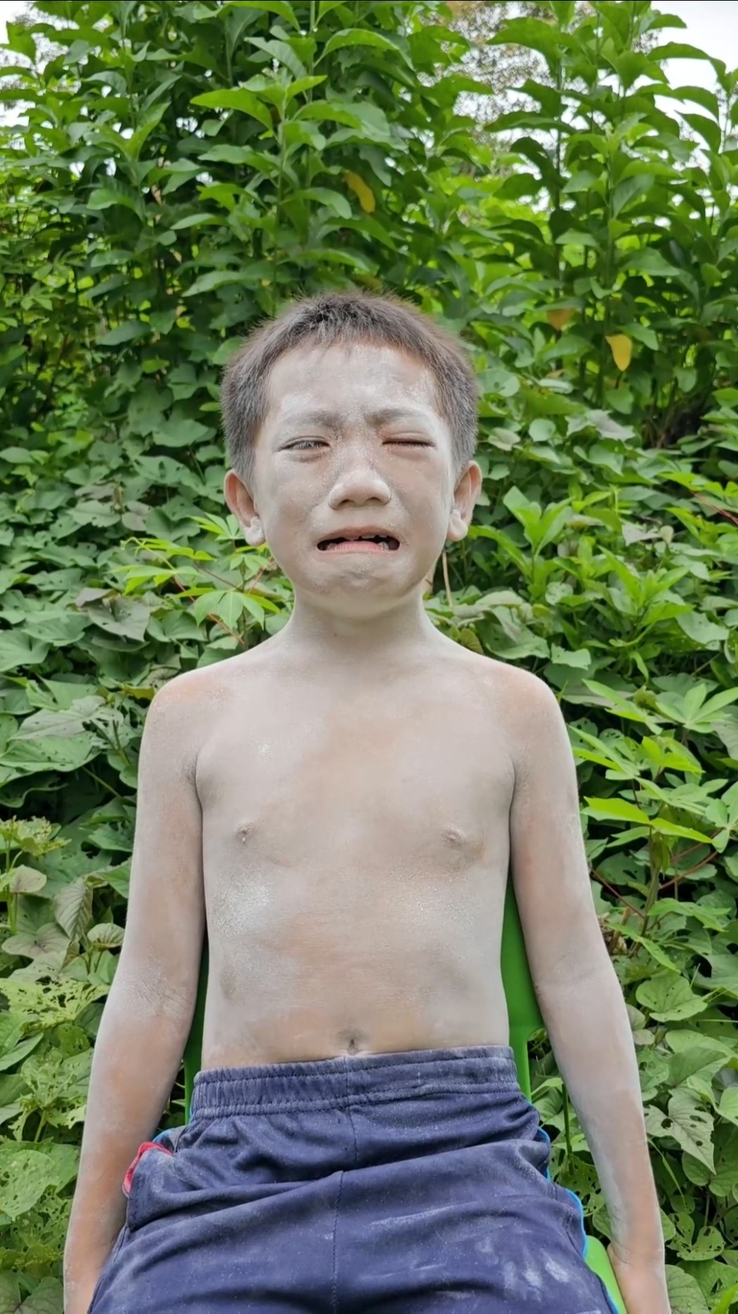 Crying, I want to drink milk ?