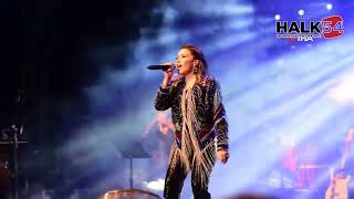 Selami Şahin Ve Burcu Güneş Rüzgar Gibi Estti