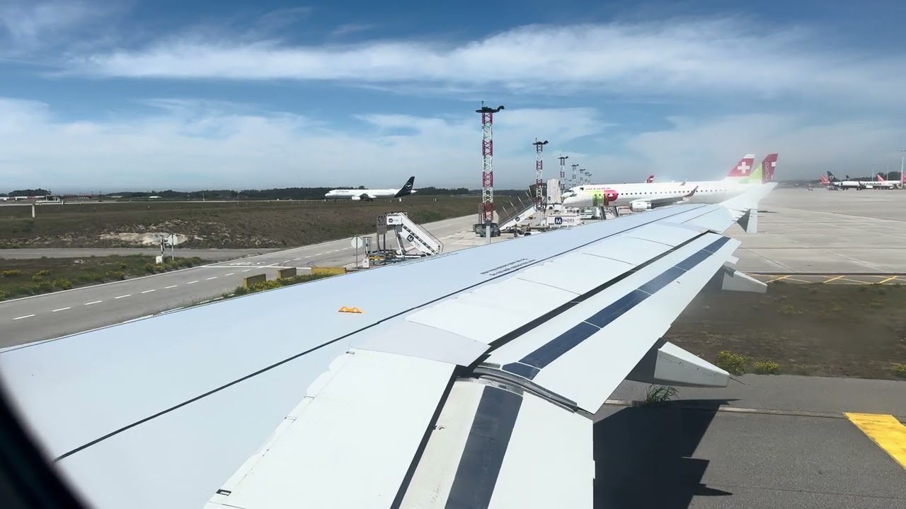 Start samolotu CS-TKK linii Azores Airlines z lotniska Porto (OPO-PDL) dn. 26.07.2024r.