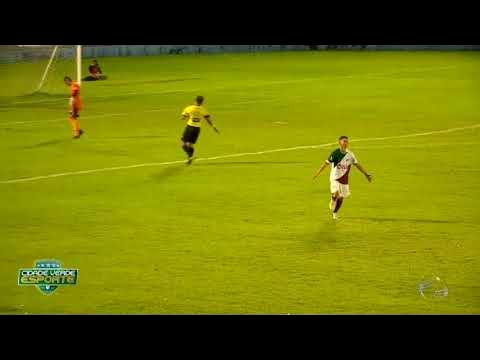 Campeão mundial com seleção Sub-17, goleiro do Fluminense celebra