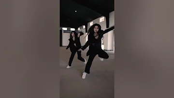 Heyoon 🇰🇷 & Hina 🇯🇵 Dance to "Leave The Door Open" #Shorts