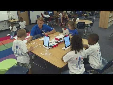 Largo's Ponce de Leon Elementary School is the 10News School of the Week powered by Duke Energy Flor