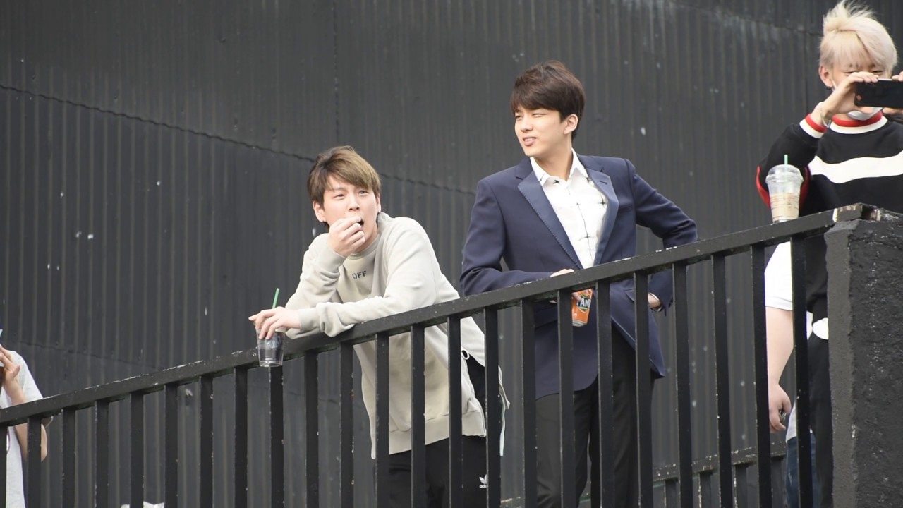 B.A.P Warsaw Boom 2017 - Flashmob Reaction