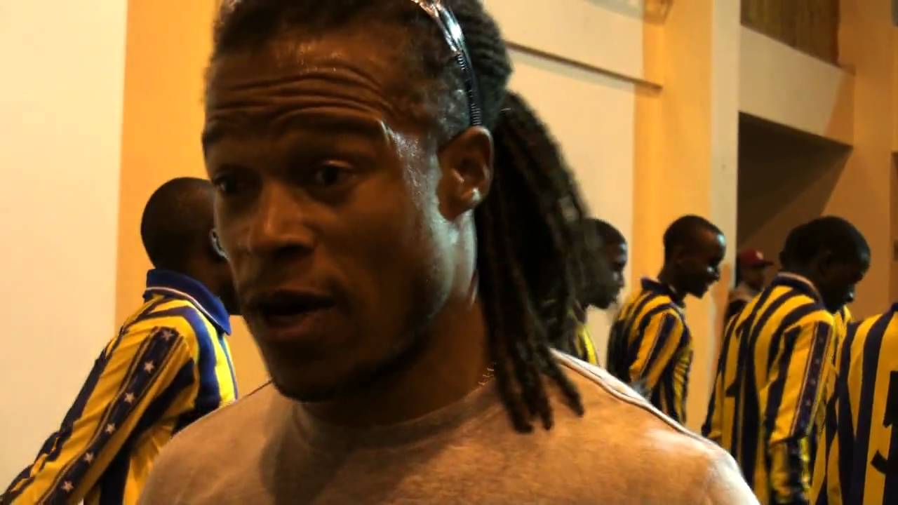 Edgar's Biggest Fan - Edgar Davids Street Soccer Tour 2010