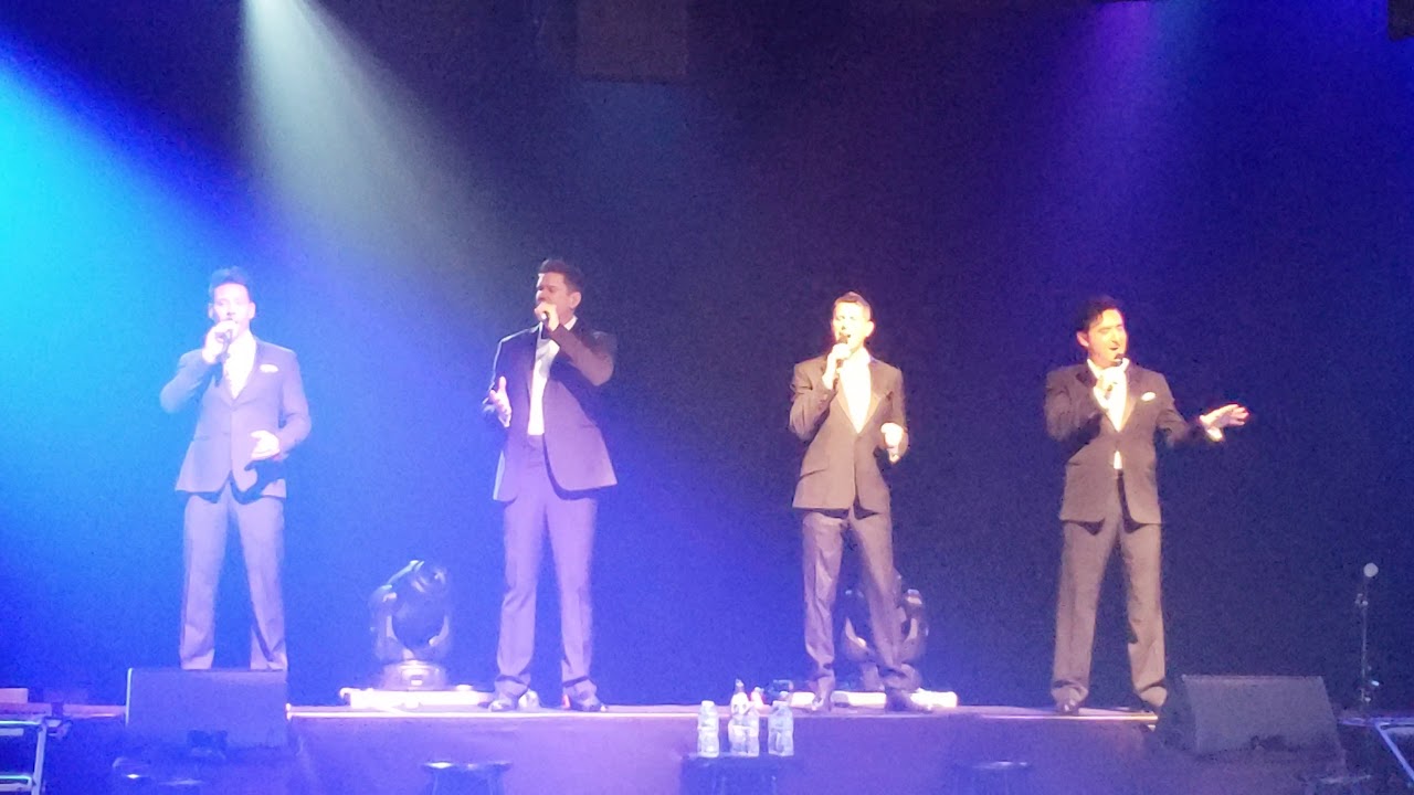 Il Divo - Intro & Hola (Live in Westbury, New York)